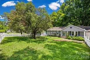 11230 Mallard Crossing Dr, Charlotte, NC 28262 - Photo 2