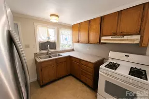 312 S Miller Ave, Statesville, NC 28677 - Photo 6
