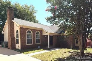 900 Gretna Green Dr, Charlotte, NC 28217 - Photo 1