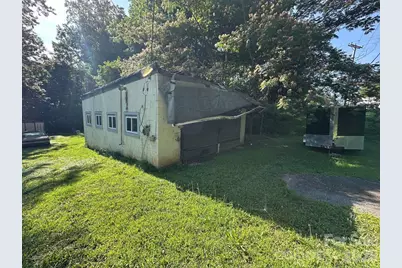 310 S Miller Avenue, Statesville, NC 28677 - Photo 1