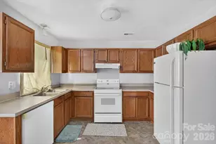 1630 Pamela Lorraine Dr, Charlotte, NC 28213 - Photo 12