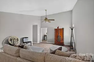 1630 Pamela Lorraine Dr, Charlotte, NC 28213 - Photo 4