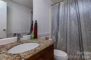 5727 Thompson Rd, Charlotte, NC 28216 - Photo 16