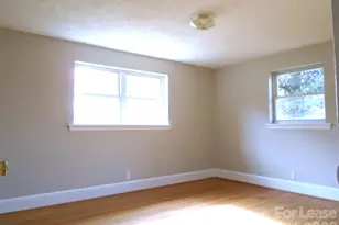 223 Dakota St, Charlotte, NC 28216 - Photo 6