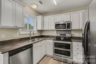 5504 Waverly Lynn Ln, Charlotte, NC 28269 - Photo 12