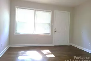 956 S Hoskins Rd, Charlotte, NC 28208 - Photo 6