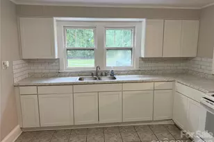 4954 Crawley Dale St, Morganton, NC 28655 - Photo 2