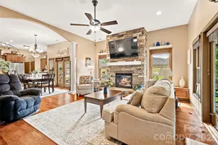 25 Ocaso Dr, Asheville, NC 28806 - Photo 10