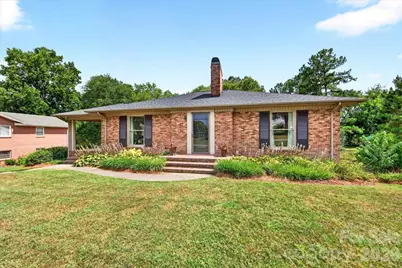104 2nd Avenue NE, Catawba, NC 28609 - Photo 2