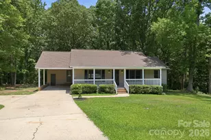 1801 Bridgewood Dr, Lancaster, SC 29720 - Photo 2