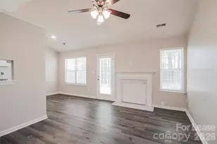 1120 Summit Hills Dr, Charlotte, NC 28214 - Photo 4