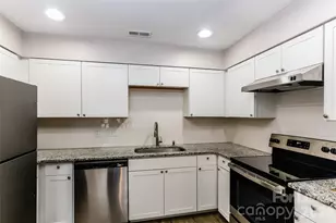 2201 Mary Ann Dr, Charlotte, NC 28214 - Photo 2