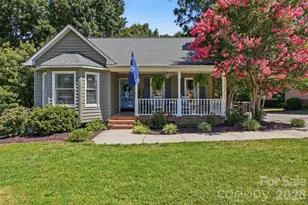 2134 Belle Chase Dr, Rock Hill, SC 29732 - Photo 2