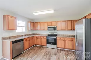 905 River Trail Rd, Lowell, NC 28098 - Photo 4