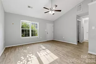 6421 Elgywood Ln, Charlotte, NC 28213 - Photo 2