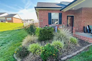 6277 Iris Ct, Denver, NC 28037 - Photo 2