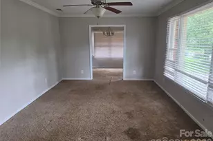 3219 Aspendale Ln, Charlotte, NC 28212 - Photo 2