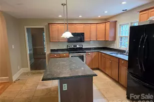 10416 Doylestown Rd, Matthews, NC 28105 - Photo 6