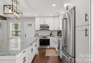 1301 Manchester Ln, Charlotte, NC 28227 - Photo 10