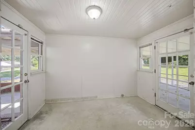 3129 Iredell Drive, Charlotte, NC 28269 - Photo 24