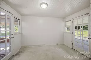 3129 Iredell Dr, Charlotte, NC 28269 - Photo 24
