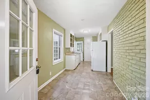 3129 Iredell Dr, Charlotte, NC 28269 - Photo 12