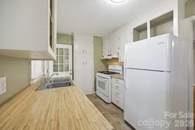 3129 Iredell Drive, Charlotte, NC 28269 - Photo 10