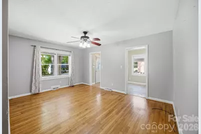 3129 Iredell Drive, Charlotte, NC 28269 - Photo 4