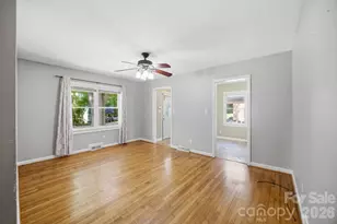 3129 Iredell Dr, Charlotte, NC 28269 - Photo 4