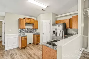 257 Periwinkle St, Lincolnton, NC 28092 - Photo 6