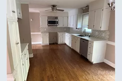 2960 8th Street Court NE, Hickory, NC 28601 - Photo 4