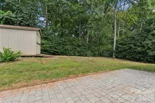 10906 Chamberlain Hall Ct, Charlotte, NC 28277 - Photo 36