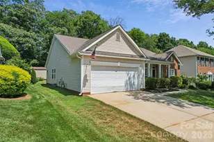 10906 Chamberlain Hall Ct, Charlotte, NC 28277 - Photo 4