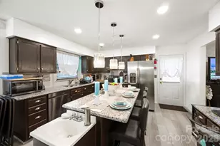 3100 Swanquarter Dr, Charlotte, NC 28262 - Photo 6