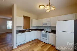 5545 Seths Dr, Charlotte, NC 28269 - Photo 6