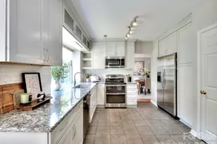 11206 Longhedge Ln, Charlotte, NC 28273 - Photo 12