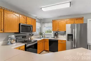 3955 Northernmistic Dr, Maiden, NC 28650 - Photo 6