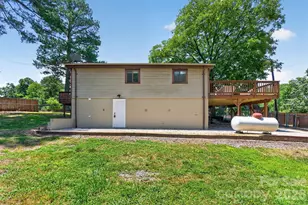 7040 Pear Tree Rd, Charlotte, NC 28216 - Photo 26