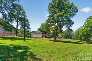 7040 Pear Tree Rd, Charlotte, NC 28216 - Photo 24