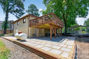 7040 Pear Tree Rd, Charlotte, NC 28216 - Photo 14