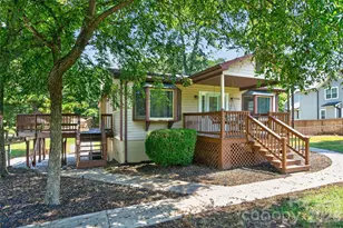 7040 Pear Tree Rd, Charlotte, NC 28216 - Photo 1
