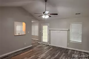 6617 Cedar Cliff Dr, Charlotte, NC 28216 - Photo 2