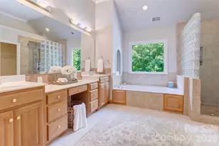 6015 Graburn's Ford Dr, Charlotte, NC 28269 - Photo 20
