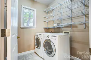 6015 Graburn's Ford Dr, Charlotte, NC 28269 - Photo 18