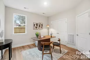 8927 Sharonbrook Dr, Charlotte, NC 28210 - Photo 6