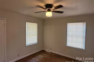 3721 Driftwood Dr, Charlotte, NC 28205 - Photo 6