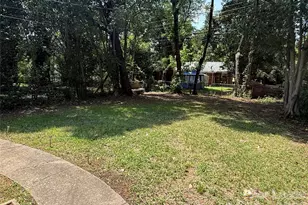 3721 Driftwood Dr, Charlotte, NC 28205 - Photo 14
