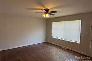 3721 Driftwood Dr, Charlotte, NC 28205 - Photo 2