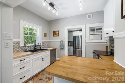 25 B Saint Dunstans Circle, Asheville, NC 28803 - Photo 12