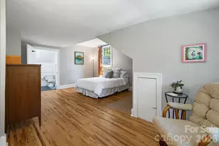 25 B Saint Dunstans Circle, Asheville, NC 28803 - Photo 18